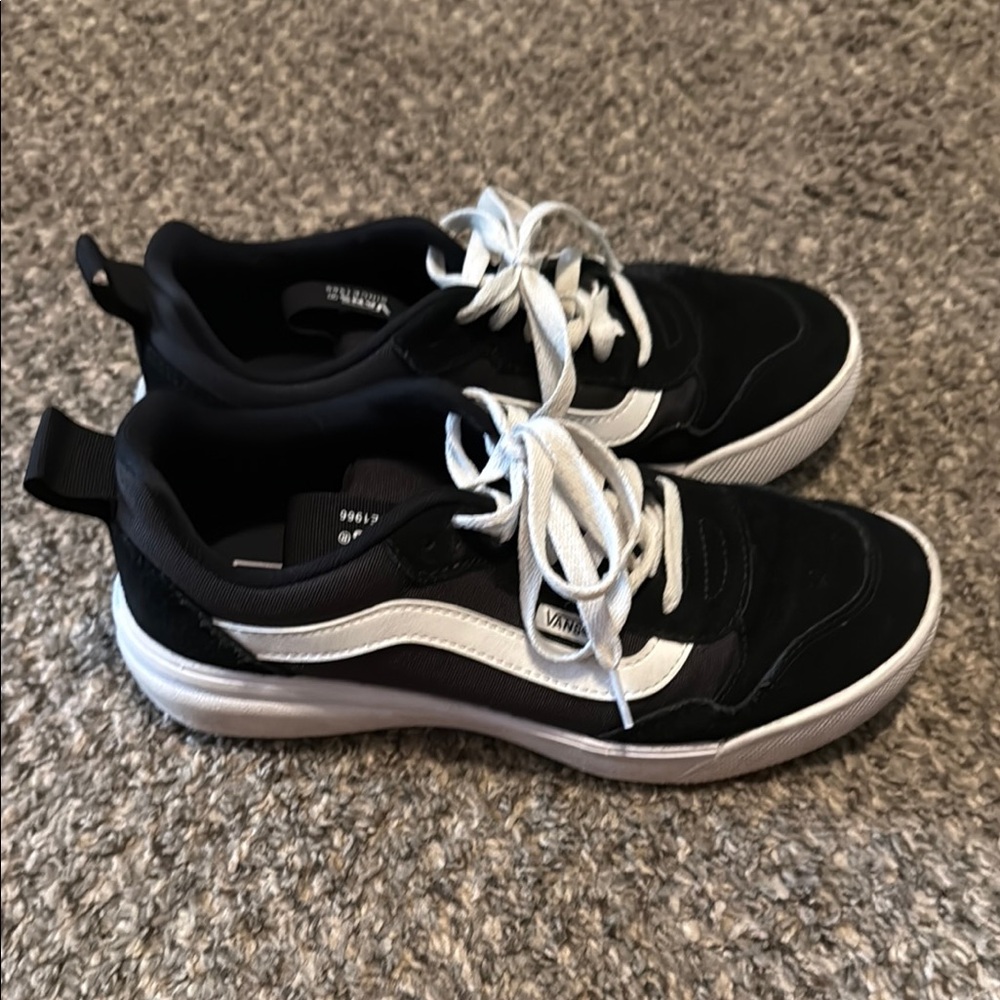 Women’s size 8.5 used Vans Range EXP